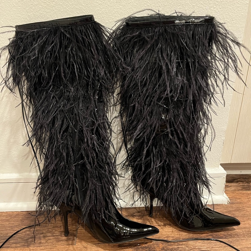 NWOT Jeffrey Campbell Shake Ya Feather Over the Knee Fringe Boot